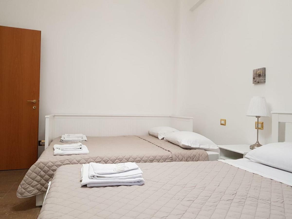 Interno Dieci روما المظهر الخارجي الصورة