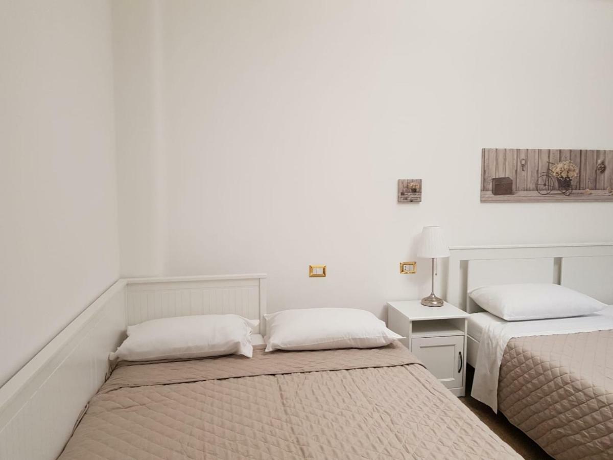 Interno Dieci روما المظهر الخارجي الصورة