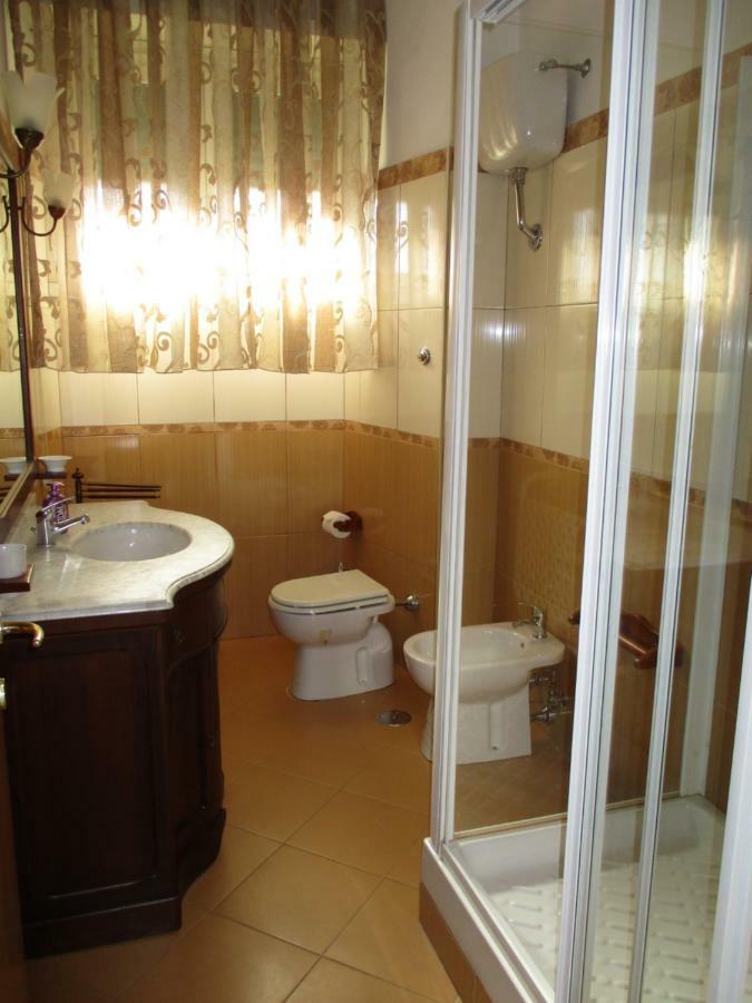 Interno Dieci روما المظهر الخارجي الصورة